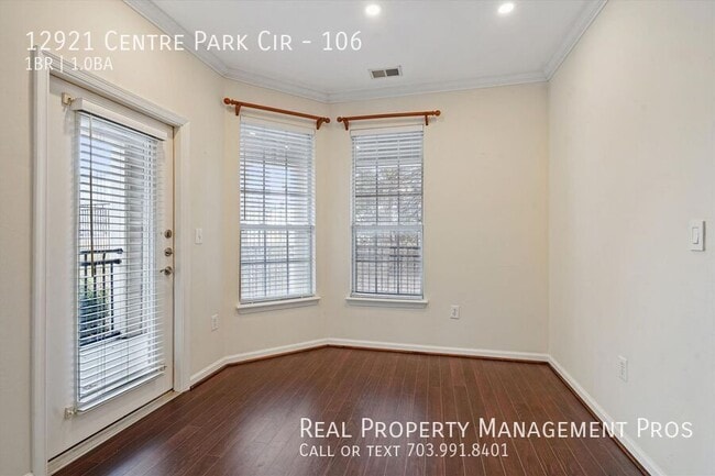 Building Photo - 12921 Centre Park Cir