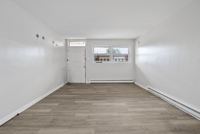 Building Photo - 2020 Woodlynne Ave