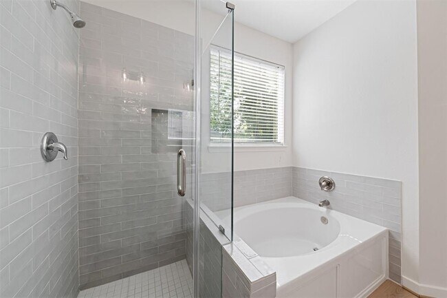 Building Photo - 16407 Azimuth Dr