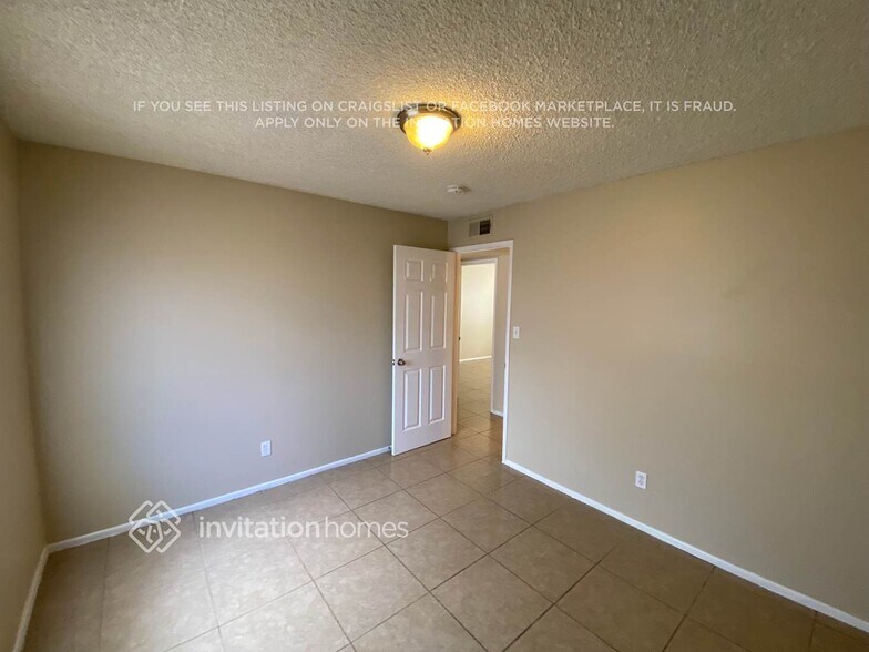 Building Photo - 8223 W Hazelwood St