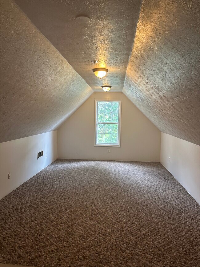 Building Photo - 6317 Compass Dr
