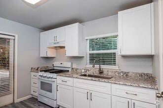 Interior Photo - 230 Queens Way - 55+ Community