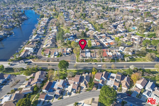 Building Photo - 2830 Lakeridge Ln