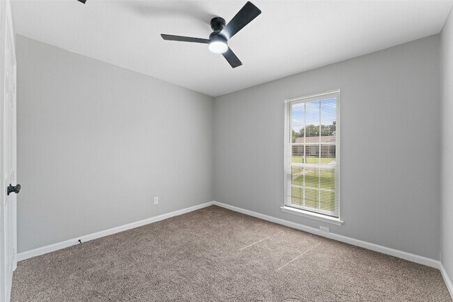 Building Photo - 1137 Via Balboa