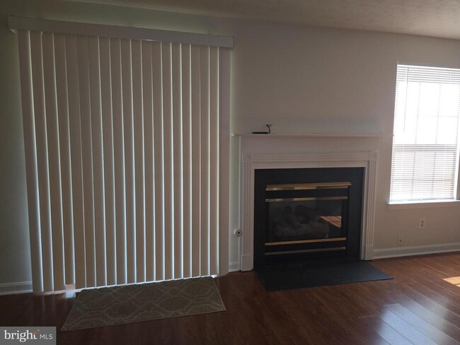 Primary Photo - 206 Park Brook Ct