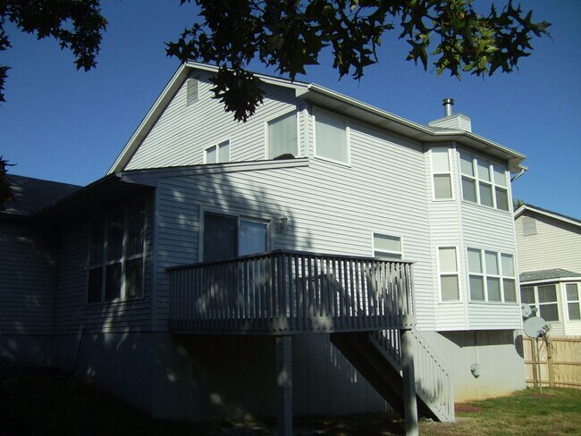 Building Photo - 3735 Banbury Dr