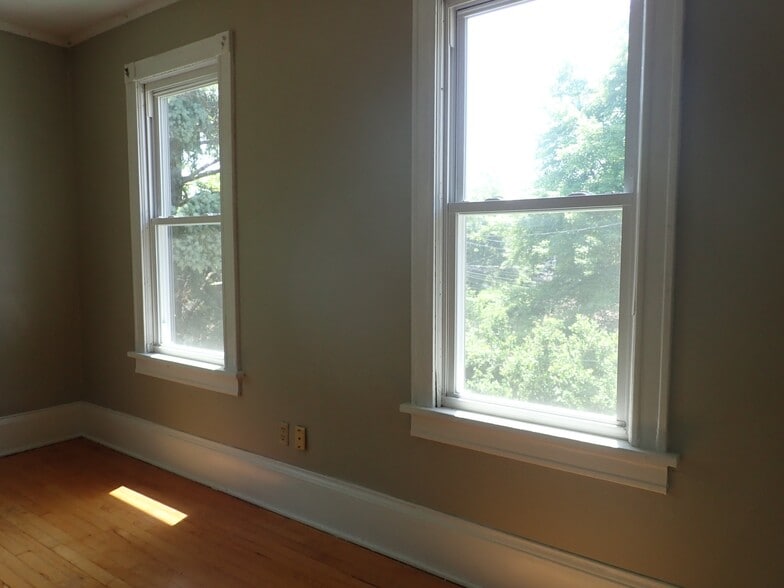 Building Photo - 2816 N Fratney St