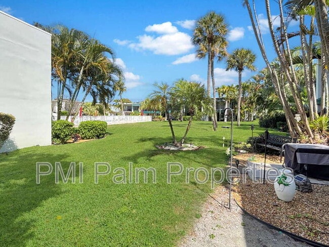 Building Photo - 390 Golfview Rd