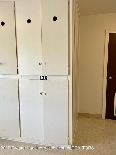 private storage - 6150 Cobblers Dr
