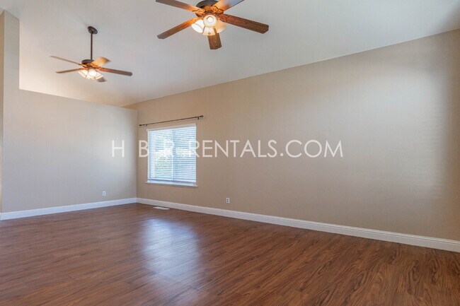 Building Photo - Charming Corner Haven: 3BR/2.5BA with Modern Upgrades in Tracy, CA