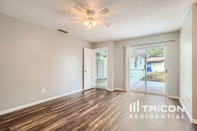Building Photo - 1207 Adeleide Ct