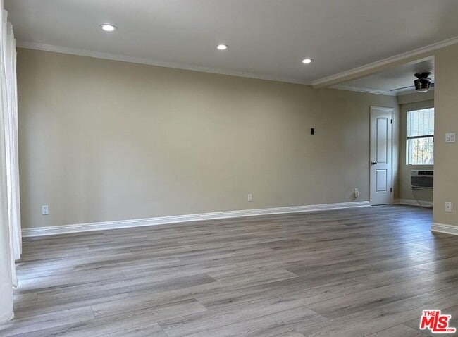 Building Photo - 567 S Wilton Pl