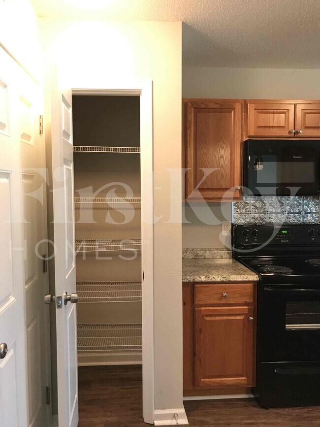 Building Photo - 120 Pointer Dr