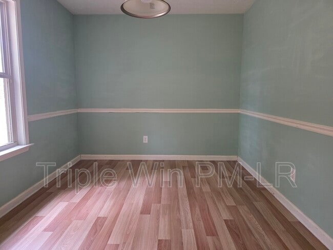 Building Photo - 12 Gold Meadow Loop