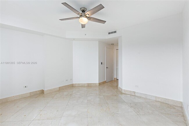 Building Photo - 848 Brickell Key Dr
