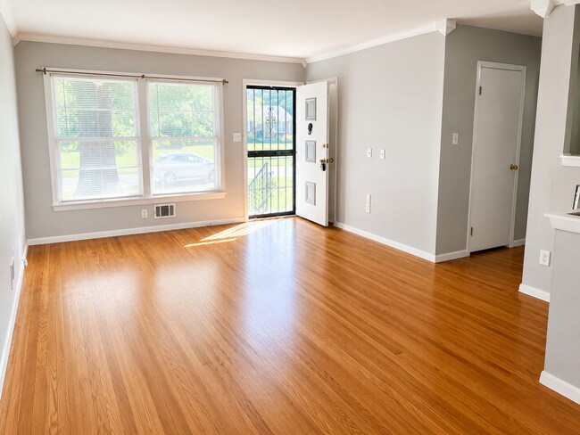 Building Photo - Charming Valley Station Home