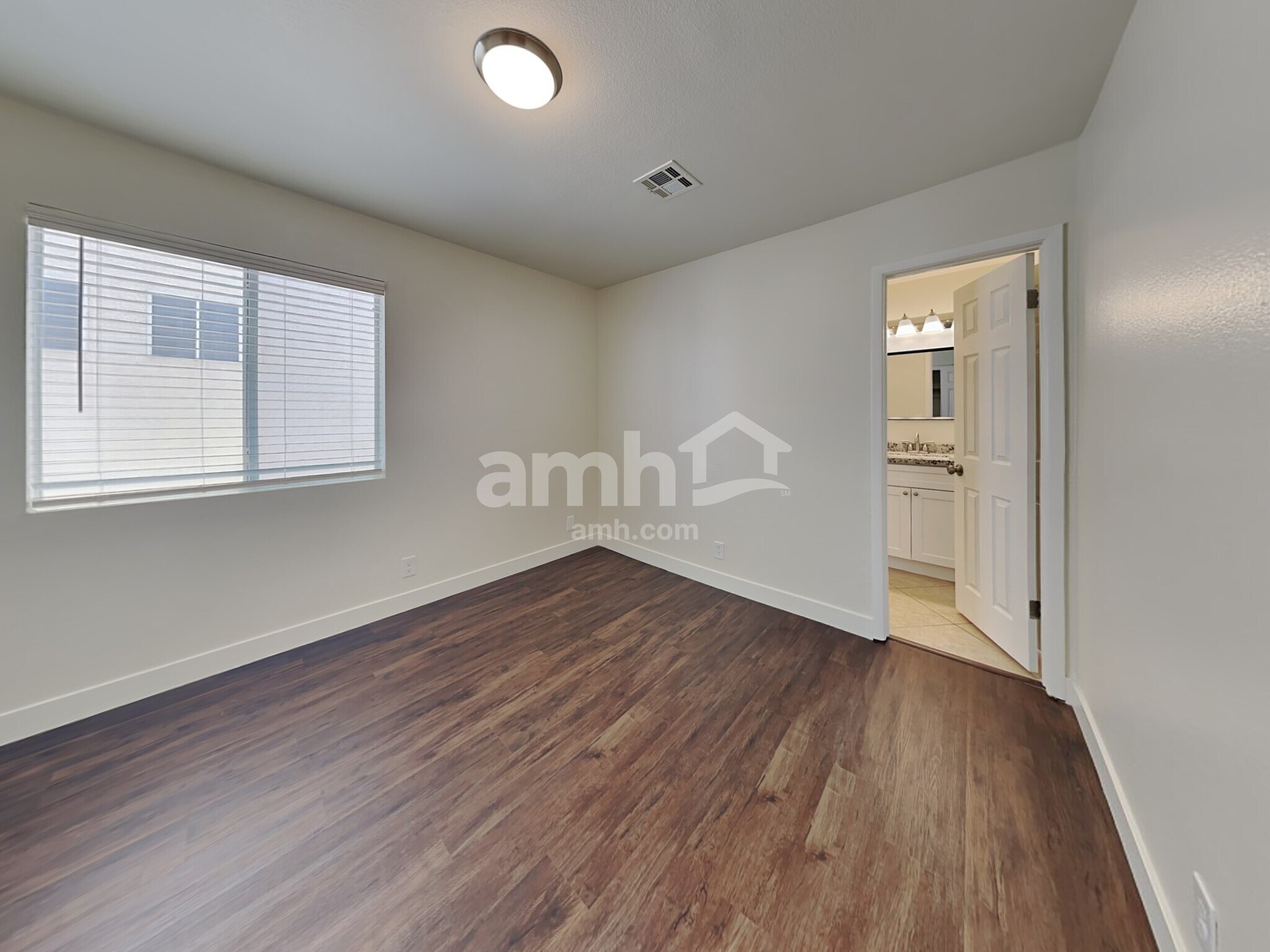 Building Photo - 7900 Mountain Point Ave