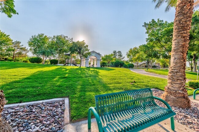 Building Photo - 2075 Jupiter Hills Ln