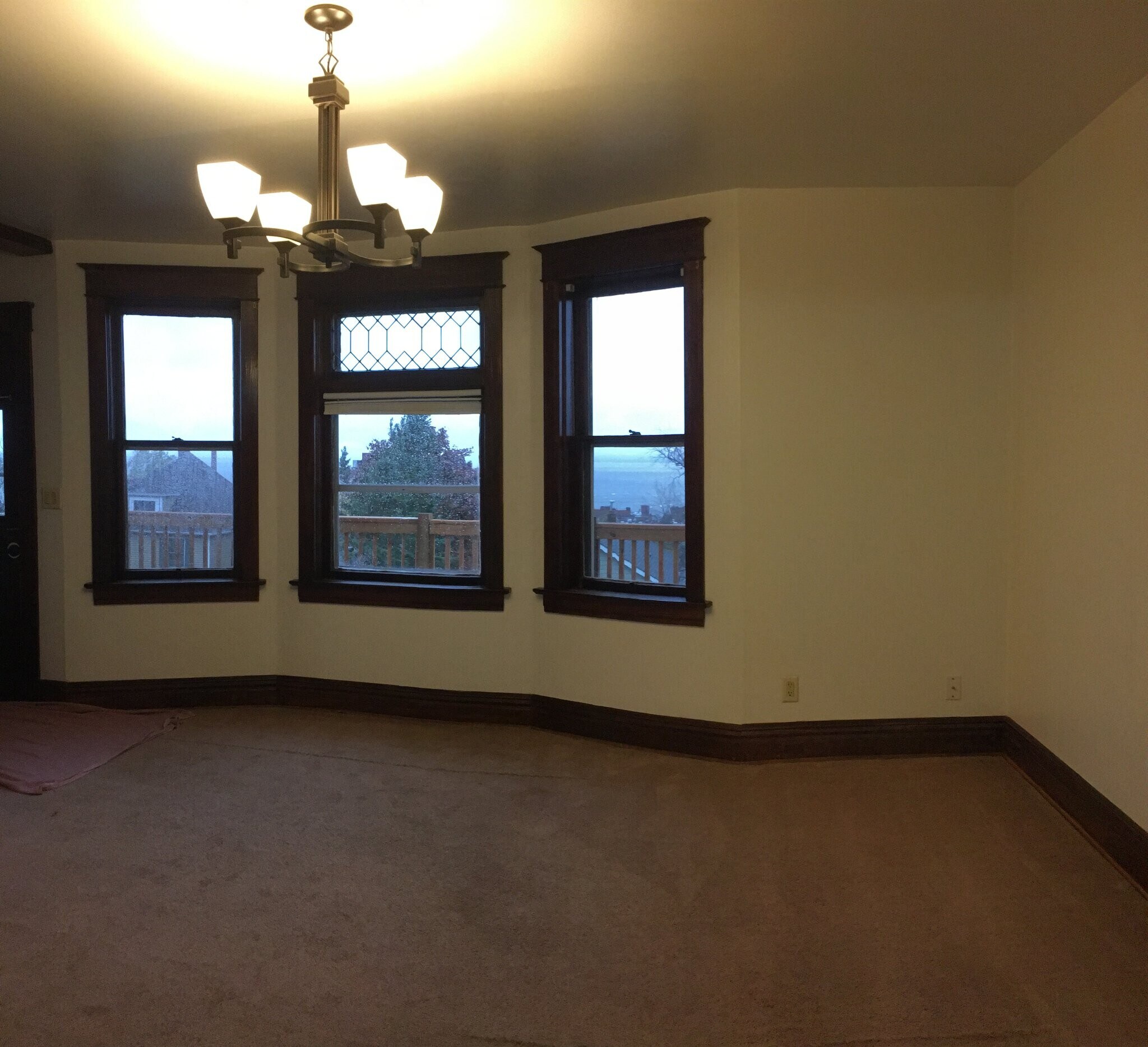 Building Photo - 309 1/2 E 7th St