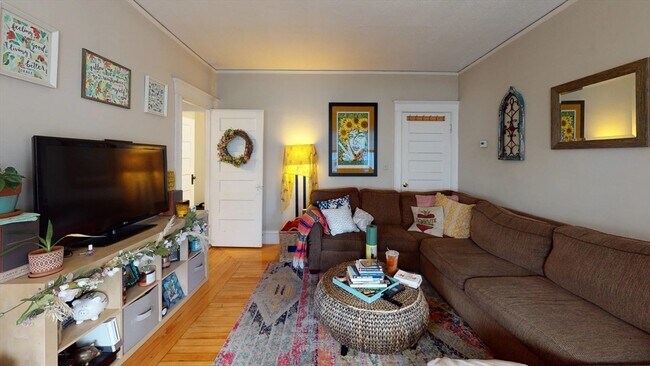 Building Photo - 295-297 Washington St