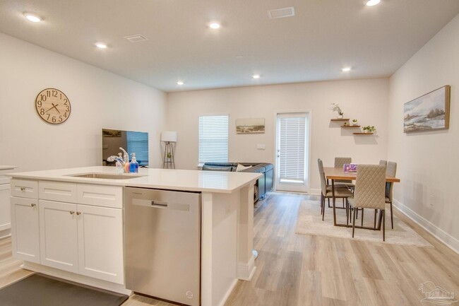 Building Photo - 5689 Stellarjay St
