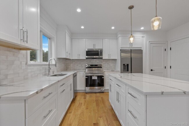 Building Photo - 65 Paulding Ln