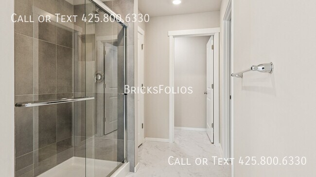 Building Photo - 2319 Boxcar Ct NE