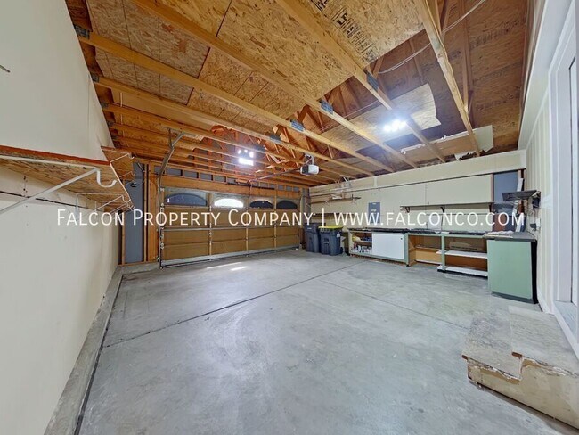 Building Photo - 4198 Vernal Cir