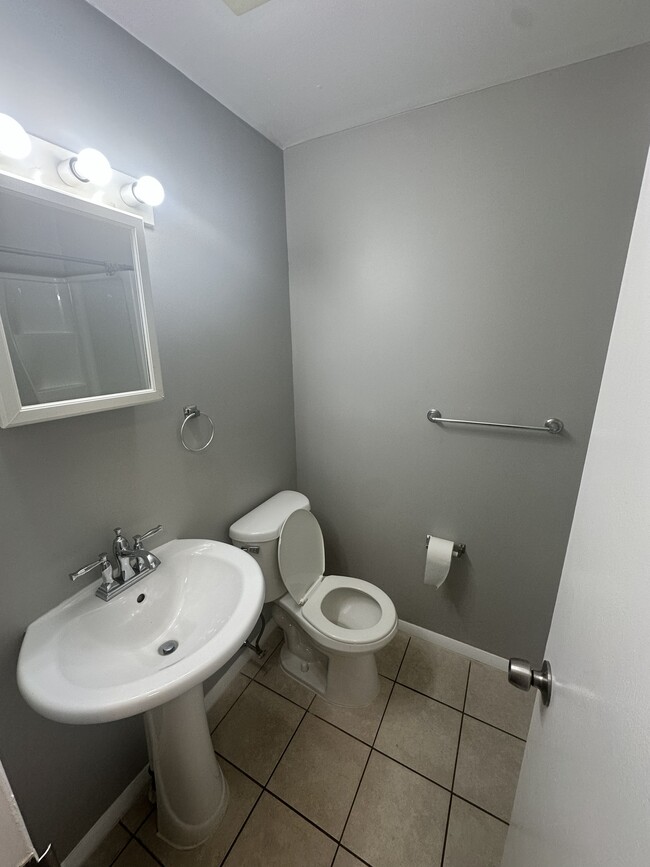 Building Photo - 3027 S 72nd St