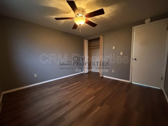 Building Photo - 1330 S Jay St