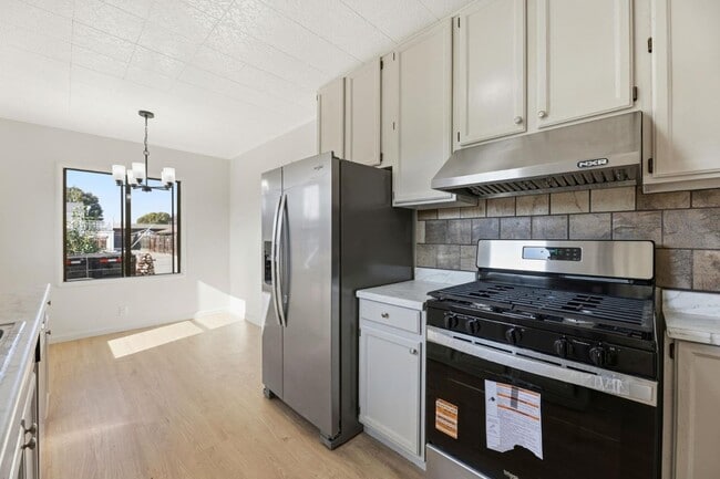 Building Photo - 26786 Clarkford St