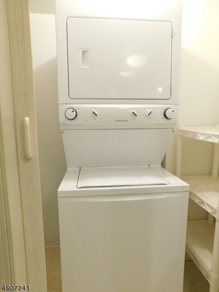 Building Photo - 300 Main St