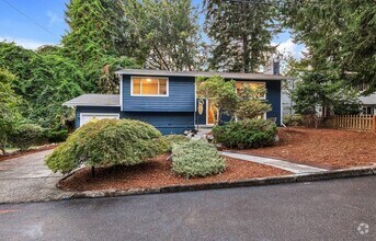 Building Photo - 4 Bed and 2 Bath Beautiful Bellevue Single...