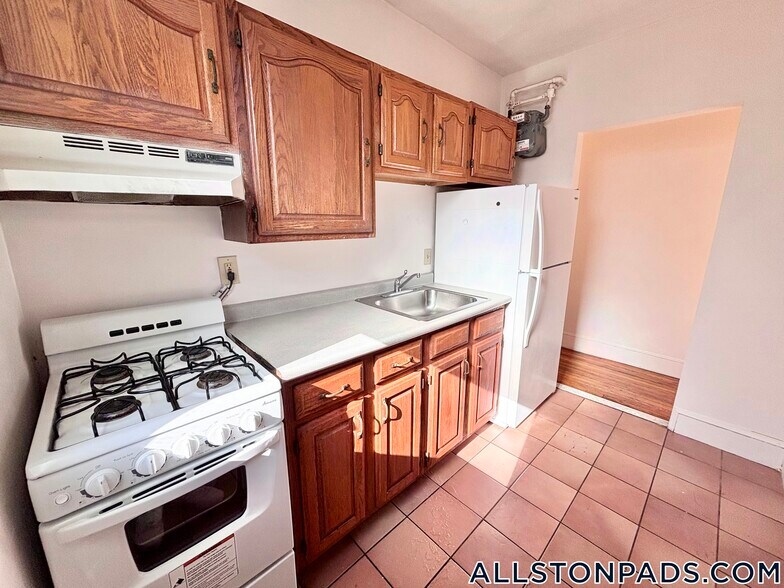 Building Photo - 11 Scottfield Rd