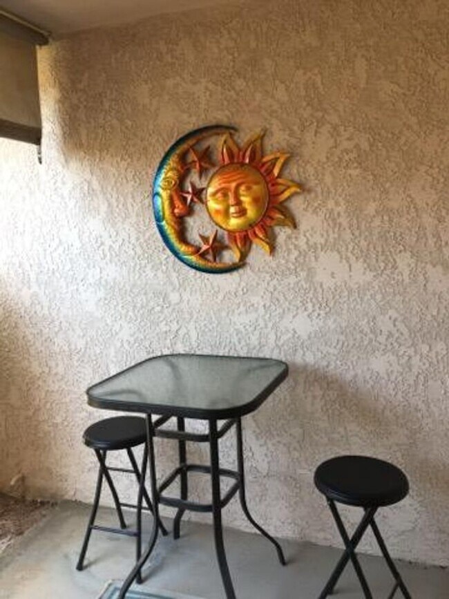 Building Photo - Furnished Condo Summer Rental