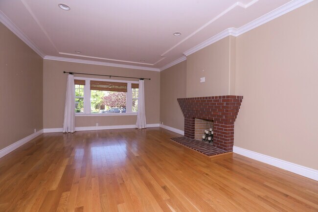 Building Photo - 144 Costa Rica Ave