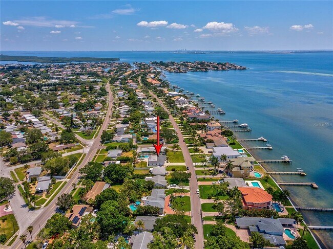 Building Photo - 3800 Bayshore Blvd NE