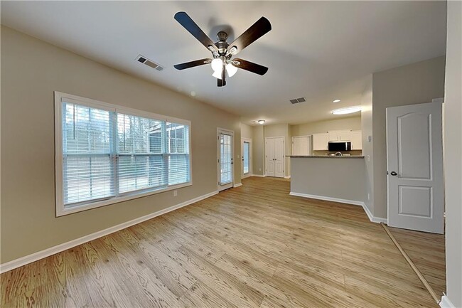 Building Photo - 383 Kyles Cir