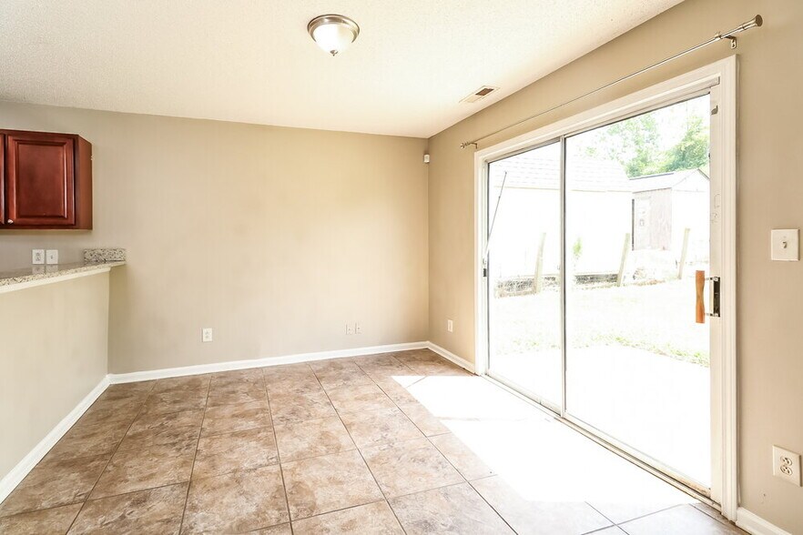 Building Photo - 5805 Bridgeway Dr