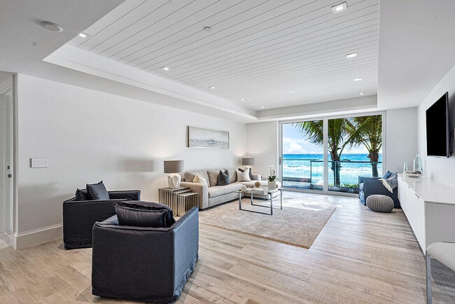 Building Photo - 5003 Old Ocean Blvd