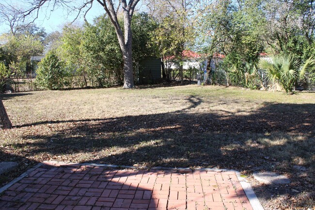 Building Photo - 3-BEDROOM IN JEFFERSON TERRACE