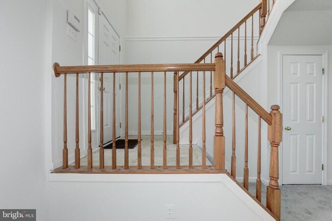 Building Photo - 886 Lowe Rd