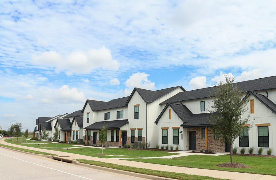 Building Photo - Charleston Mills Luxury Townhomes