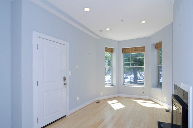 Building Photo - 1211 Harvard St NW