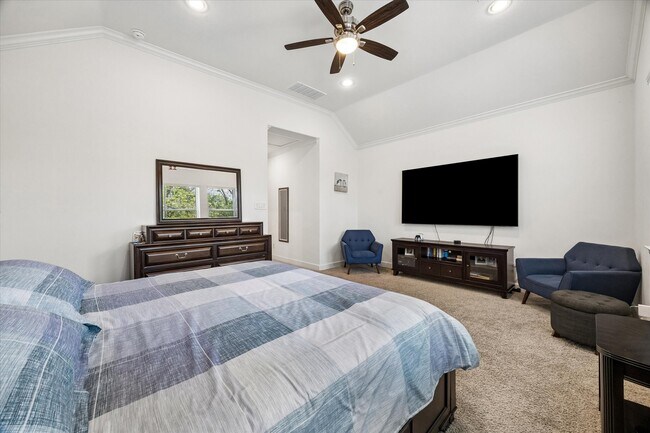 Building Photo - 311 Sikes St