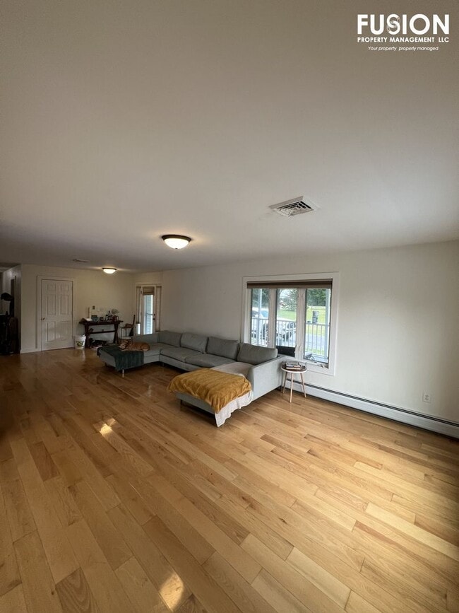 Building Photo - Beautiful Mountain Crest Home for Rent in Williston, Vermont