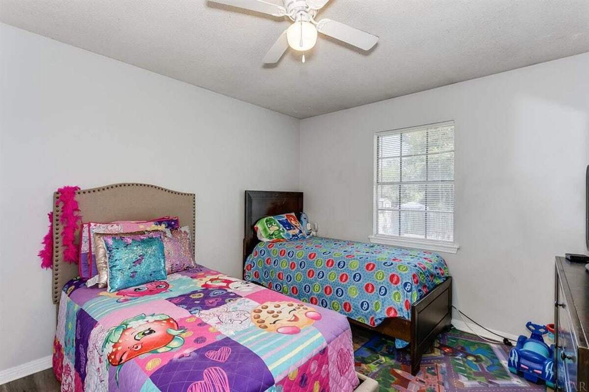 Building Photo - 4800 Tradewinds Dr