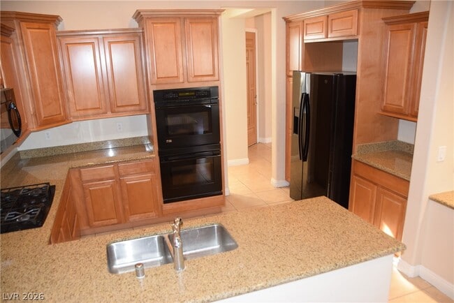 Building Photo - 6904 Homing Pigeon Pl