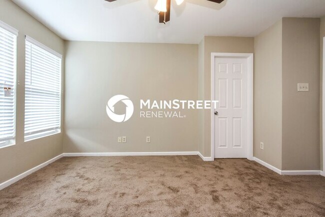 Building Photo - 3 Bedroom Pet-Friendly Home in Indianapolis, IN with Main Street Renewal