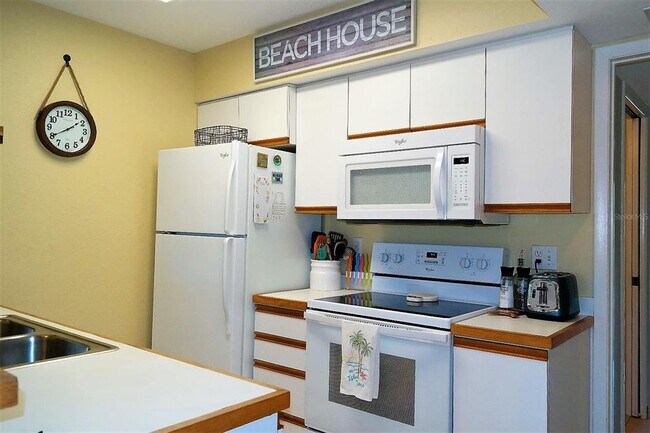 Building Photo - 9400 Little Gasparilla